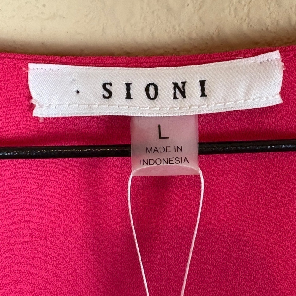 NWT Sioni Sleeveless Twisted Front Giant Hibiscus (Pink) Blouse; Size Large - Picture 7 of 9
